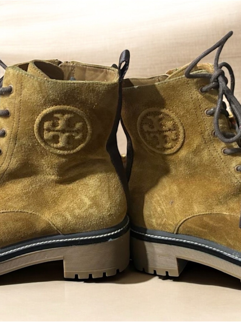 Tory Burch women’s lug sole brown Suede Lace-Up Ankle Boots size 7